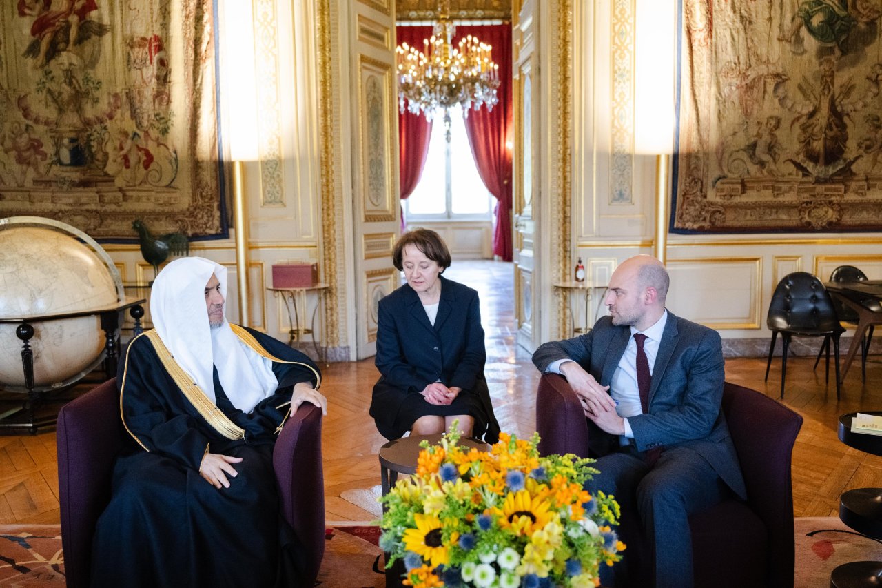 في إطار تلبيته لدعوة مراكز الفكر والدراسات&quot;: الأمين العام لرابطة العالم الإسلامي يلتقي عدداً من الوزراء الفرنسيين