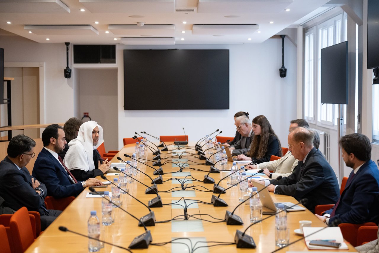 الأمين العام لرابطة العالم الإسلامي يستهِلُّ زيارتَه للجمهورية الفرنسية بجولةٍ في متحف &quot;غزة المنكوبة&quot;