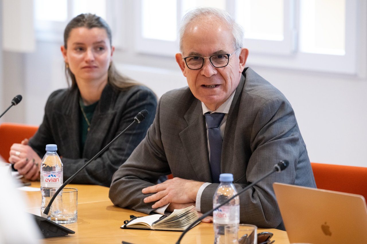 الأمين العام لرابطة العالم الإسلامي يستهِلُّ زيارتَه للجمهورية الفرنسية بجولةٍ في متحف &quot;غزة المنكوبة&quot;