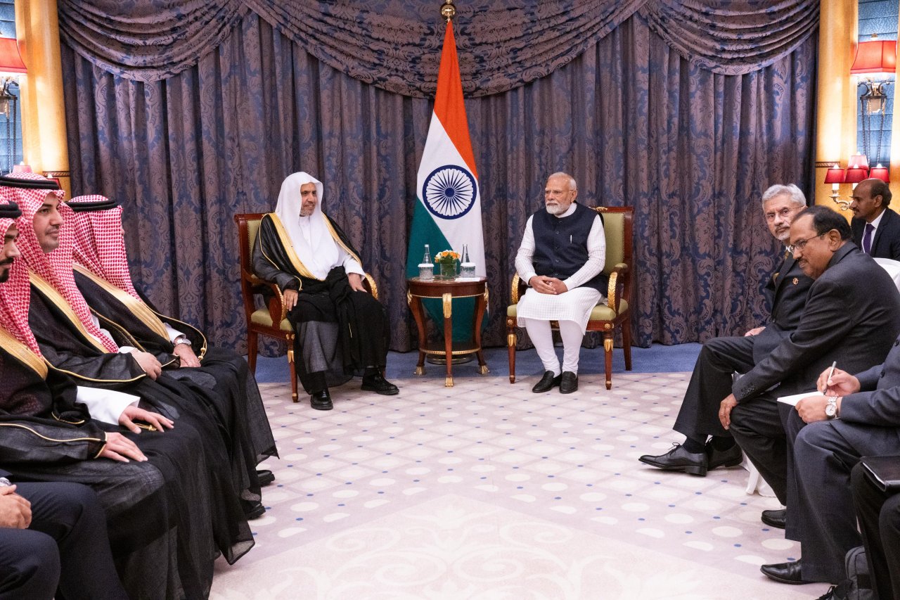 الأمين العام لرابطة العالم الإسلامي يلتقي رئيس الوزراء الهندي  قمةٌ مرتقبةٌ تستضيفها جمهورية الهند بمبادرة رابطة العالم الإسلامي