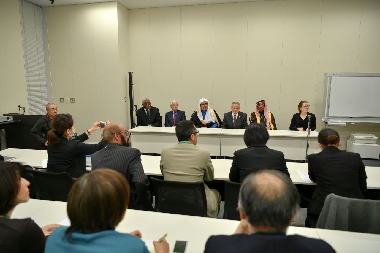 Un accord officiel avec les autorités japonaises signé par le SG, Dr. Mohamed ALISSA, donnant à la LIM le droit exclusif de superviser la nourriture halal au Japon