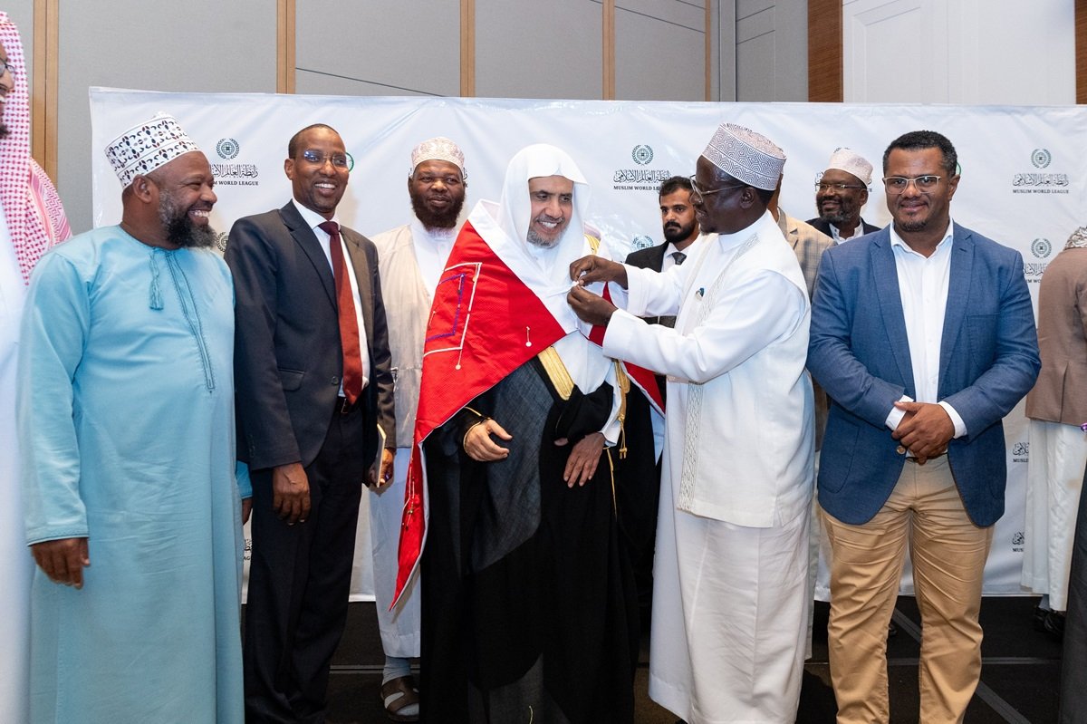 جناب دبیر کل محترم، و‌رئیس انجمن علمای مسلمان، آقای دکتر شیخ محمد العیسی، شاهد امضای توافق‌نامه‌ای میان سازمان همبستگی جهان اسلام و شورای عالی مسلمانان کنیا بود. این توافق‌نامه شامل فعال‌سازی مفاد سند مکه مکرمه