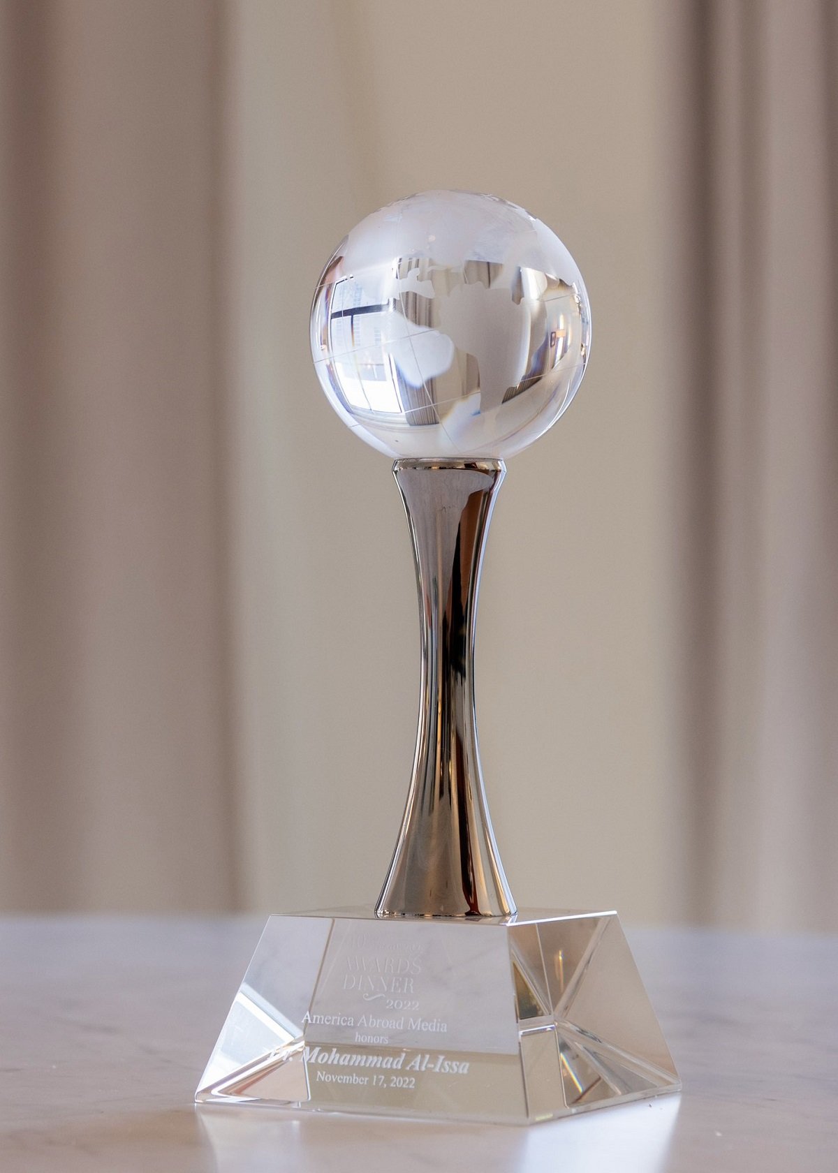 معالي الشيخ د. محمد العيسى ينال الجائزة الأولى لوسائل الإعلام الأمريكية للكُتّاب العالميين، عن مقالته حول صورة المسلمين في صناعة &quot;الأفلام الغربية&quot;