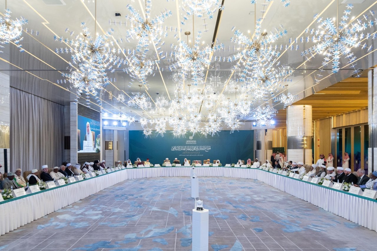 معالي وزير الأوقاف بجمهورية مصر، الشيخ د.محمد مختار جُمعة، عضو المجلس الأعلى للرابطة، خلال أعمال الدورة الـ٤٦ للمجلس: