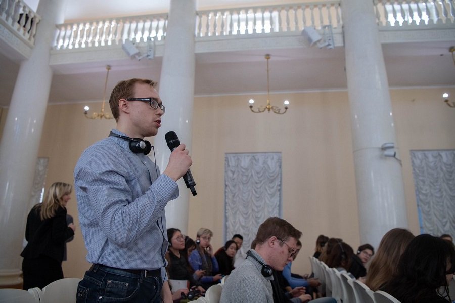 مشاركة طلابية واسعة شهدتها المحاضرة