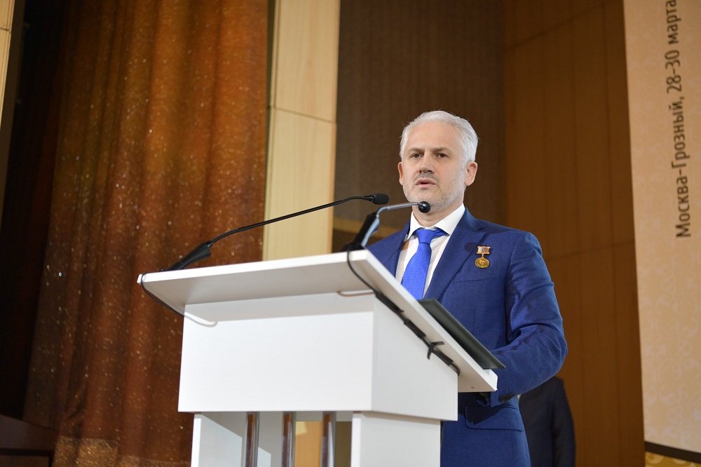 ممثلو أجهزة الحكومة الروسية من بينهم مكتب الرئاسة