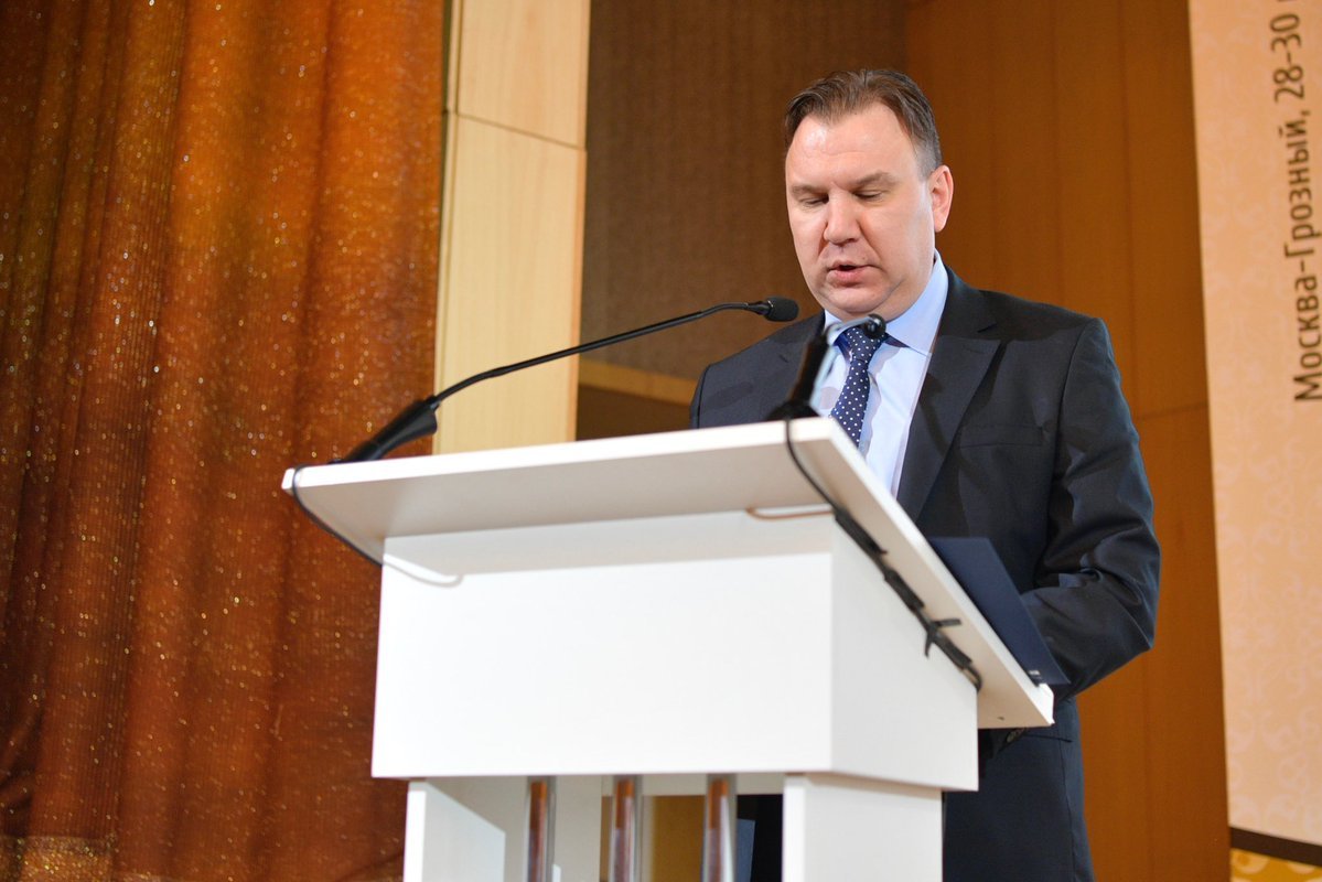 مجلس الدوما (البرلمان) يلقون كلماتهم في مؤتمر رابطة العالم الإسلامي