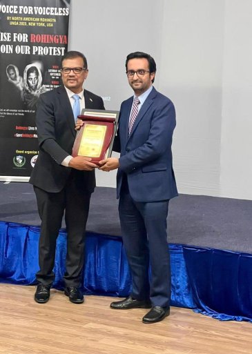 Dalam sebuah acara yang diselenggarakan oleh Persatuan Arakan Rohingya, perwakilan resmi untuk masalah Rohingya, dan di sela-sela pertemuan Majelis Umum PBB di NewYork, Persatuan tersebut memberikan penghargaan internasionalnya untuk tahun ini kepada Yang Mulia Syekh Dr.Mohammed Al-issa.