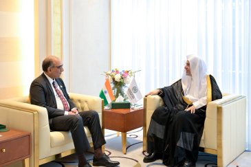 Yang Mulia Sekretaris Jenderal LMD sekaligus Ketua Organisasi Ulama Muslim, Syekh Dr. Mohammed Al-Issa , menerima kunjungan Yang Mulia Duta Besar Republik India untuk Kerajaan Arab Saudi