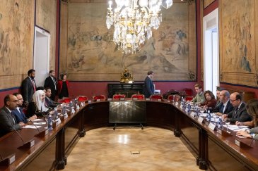 التقى معالي الأمين العام، رئيس هيئة علماء المسلمين، الشيخ د.⁧‫محمد العيسى‬⁩ ⁦‪‬⁩، في مقرّ مجلس الشيوخ الإسباني بالعاصمة مدريد، معالي رئيسه السيد بيدرو رويان