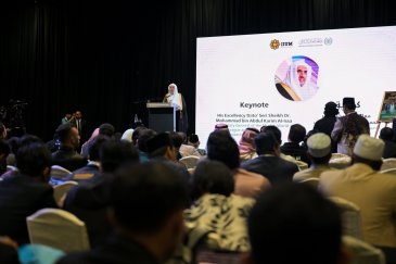 Le Secrétaire général, cheikh Mohammed Al-Issa a inauguré les travaux de la conférence internationale intitulée : « La foi à la lumière de la science et des preuves contemporaines », en présence de nombreux éminents oulémas, chercheurs et intellectuels