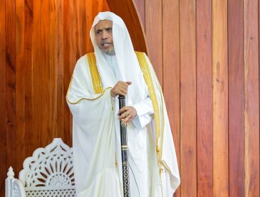 ‏هذا اليوم مِن على مِنبَر جامِع الرحمن في "أوكلاند".. وبعد افتتاحه الرسمي:  ‏ألقى معالي الأمين العام، رئيسُ هيئة علماء المسلمين، فضيلةُ الشيخ د.⁧‫محمد العيسى‬⁩ ‬⁩، خطبةَ الجُمعة، وأمَّ المُصلّين