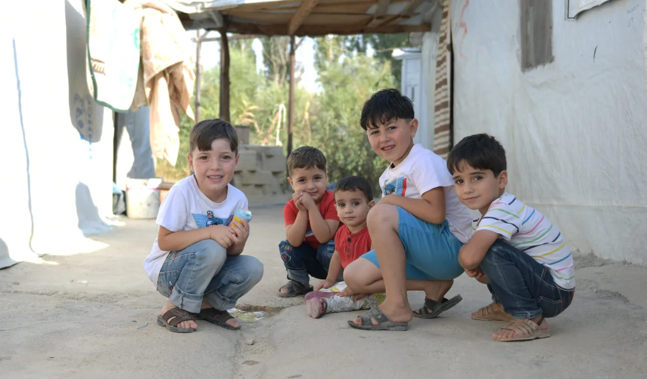 ‏تركِّز رابطة العالم الإسلامي‬⁩ “بالتنسيق المباشر مع الحكومات” على تحسين أحوال الأطفال في المجتمعات المحتاجة، ببرامج تعليمية وصحية ورعوية