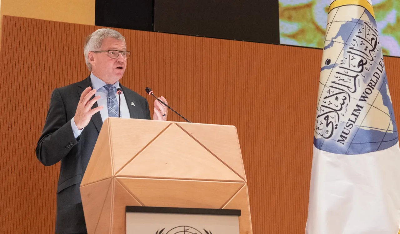 دولة رئيس وزراء النرويج الأسبق كيل ماغني في جلسة "إعلان جنيف" الذي أطلقته ⁧‫رابطة العالم الإسلامي‬⁩ من ⁧‫الأمم المتحدة