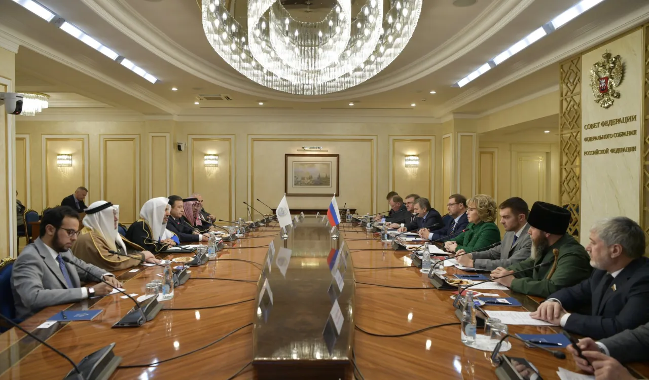 رشین فیڈریشن کونسل چیئرپرسن ویلنٹینا متویینکو نے ماسکو میں شیخ ڈاکٹر محمد العیسی کا استقبال کیا