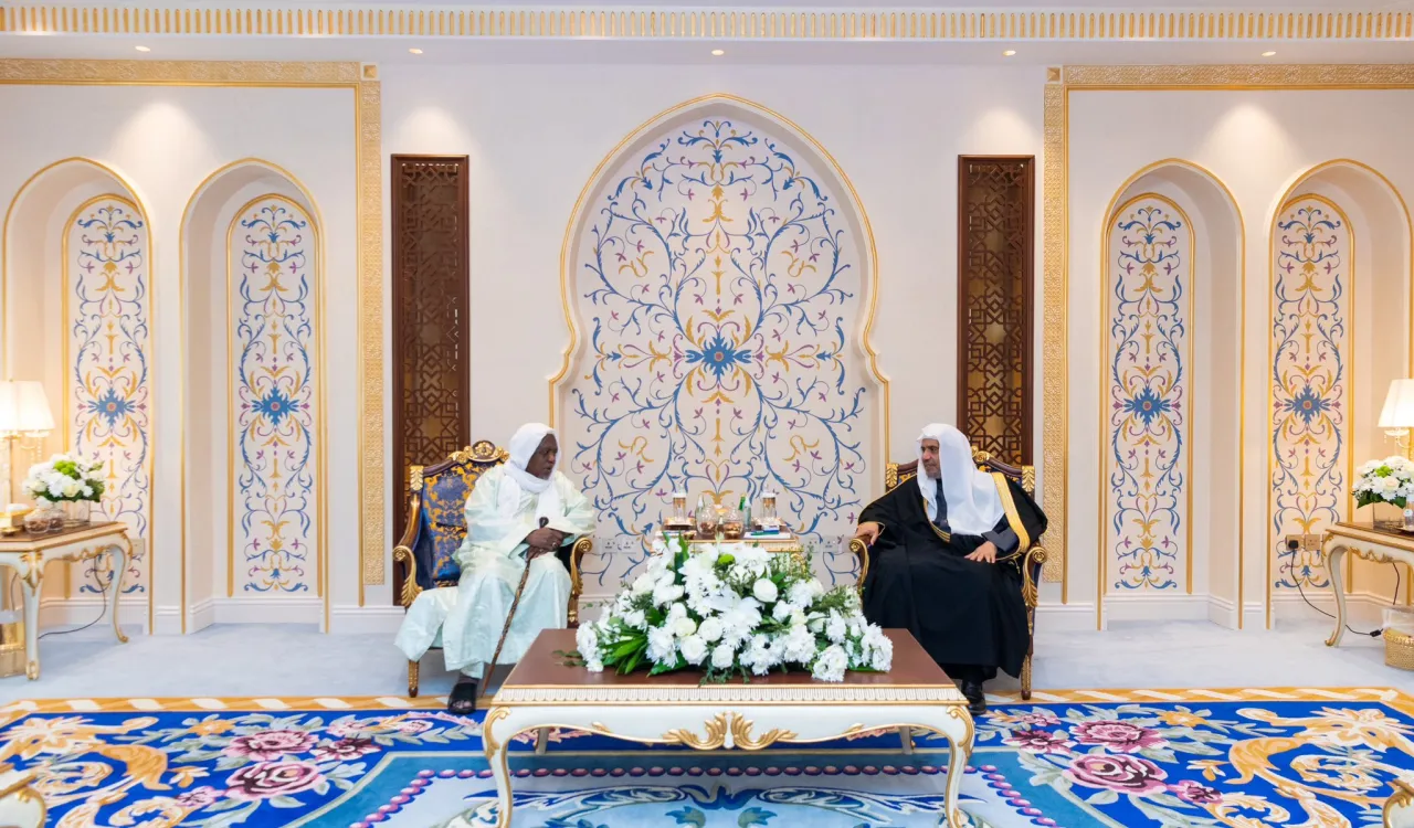 سیکرٹری جنرل، چیئرمین مسلم علماء کونسل شیخ ڈاکٹر محمد العیسی نے مکہ مکرمہ دفتر میں مالی اور آل افریقہ کے نامور مذہبی رہنما شیخ محمود دیکو سے ملاقات کی