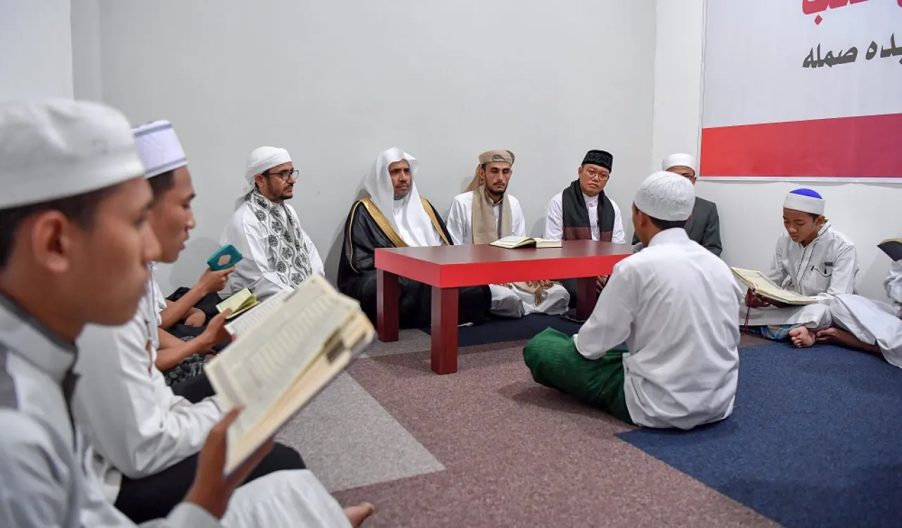 Projects under the slogan of "The language of the Quran for all":  Praise be to Allah; the continuing development of the plans of the Muslim World League to spread the Arabic language globally