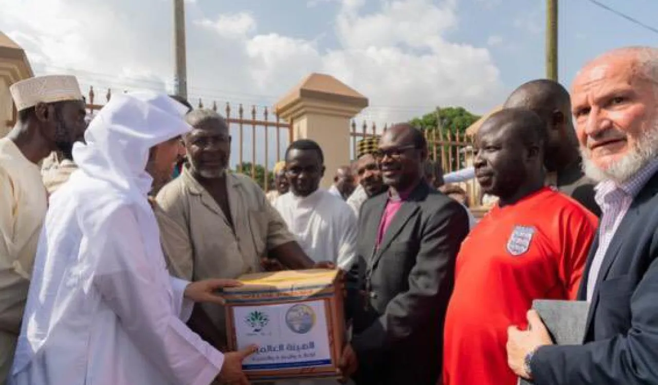 La LIM se consacre pleinement à la construction d'un monde plus pacifique et plus égalitaire grâce à ses efforts humanitaires comme l'aide alimentaire, les parrainages d'orphelins et la construction de puits pour les populations en difficulté.