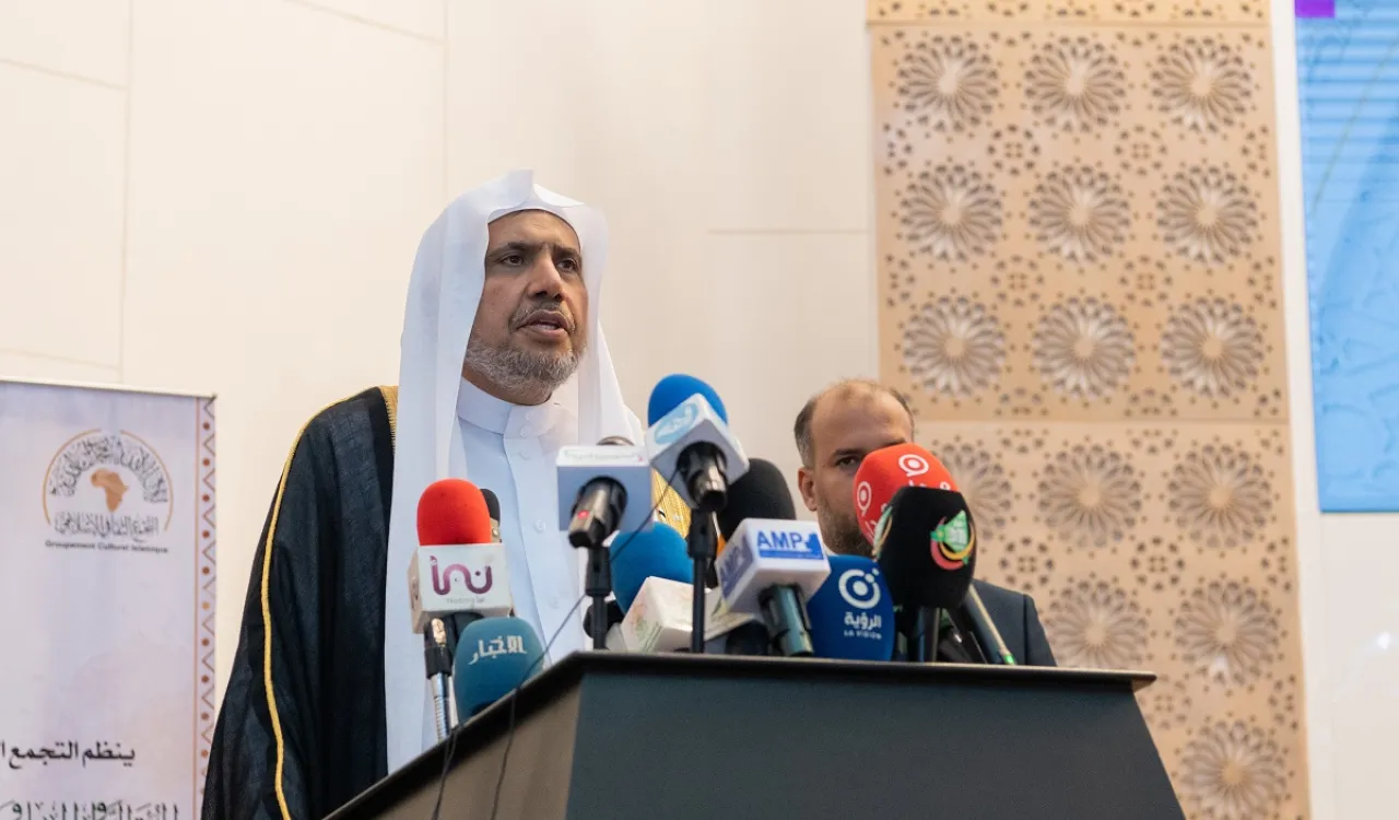 "الإسلام بنصوصه وسجل سيرة نبيه الكريم ﷺ أول من نقض أطروحة حتمية الصدام الحضاري".