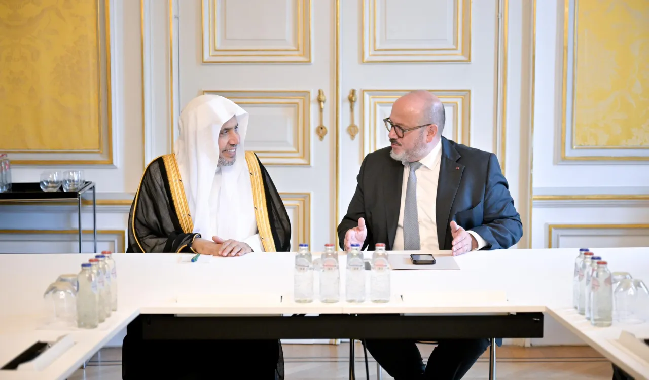 Le ministre de l’intérieur, M. Bernard Quintin, a reçu, au ministère belge de l’Intérieur, le Secrétaire général et président de l’Organisation des savants musulmans, cheikh Mohammed Alissa