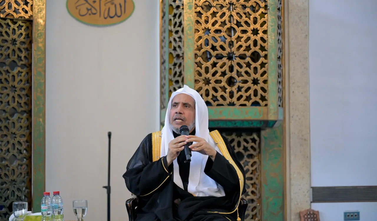 رهبران مسلمان بریتانیا، نقش جهانی سازمان همبستگی جهان اسلام را ستودند و به آن افتخار کردند. همچنین از سفر دبیرکل این سازمان به بریتانیا، دیدار او با مقامات عالی‌رتبه این کشور و طرح مسئله اسلام‌هراسی و راهکارهای عینی آن، و نیز تلاش‌های صورت‌گرفته برای یکپارچه‌سازی مرجعیت اسلامی محلی، همانند اقداماتی که سازمان در شماری از کشورهای دارای اقلیت مسلمان انجام داده است، قدردانی کردند: