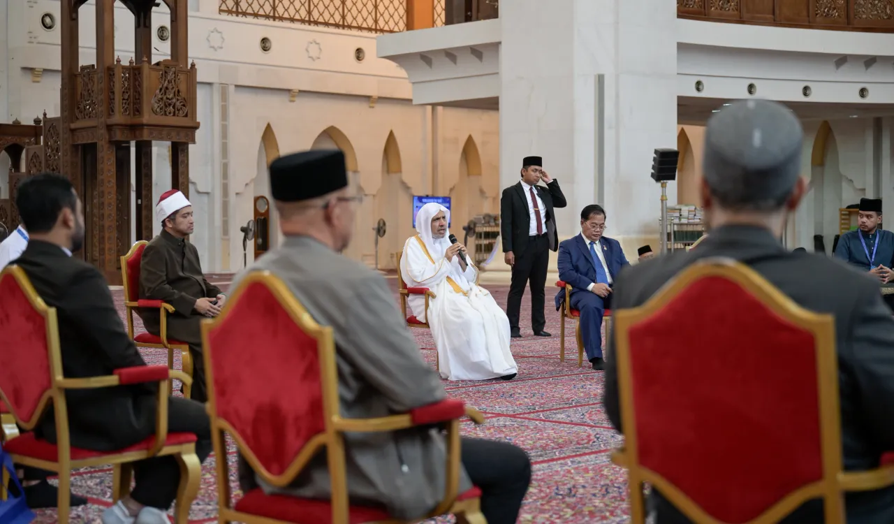 جناب دبیرکل و رئیس انجمن علمای مسلمان، آقای دکتر شیخ محمد العیسی ، نشستی علمی در داخل مسجد با حضور برجسته‌ترین علمای آسیای جنوب شرقی برگزار کرد