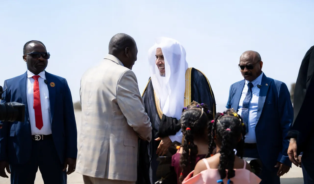 Le Secrétaire général de la Ligue islamique mondiale, Président de l’Organisation des savants musulmans, cheikh Mohammed Alissa , est arrivé en République du Soudan.