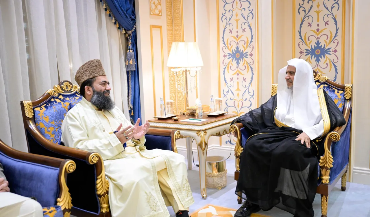 H.E. Sheikh Dr. Mohammed Al-Issa, Secretary-General, received H.E Sheikh Abdul Khabir Azad, Chairman of the Organization of Imams and the Council of Scholars of Pakistan