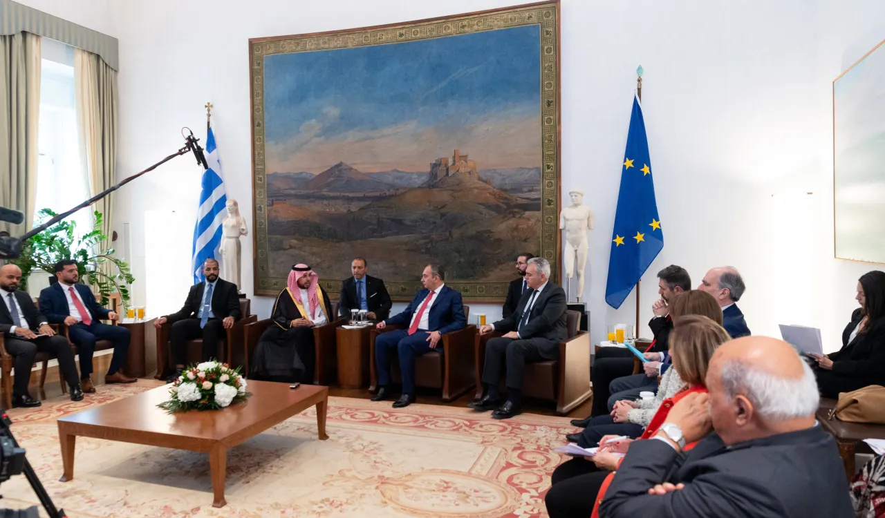 On behalf of His Excellency Sheikh Dr. Mohammed Al-issa, Secretary-General of the MWL, Mr. Abdulwahab Al-Shehri, Assistant Secretary-General for Corporate Communication, met with His Excellency Ioannis Plakiotakis, First Deputy Speaker of the Hellenic Parliament, at the parliament’s headquarters in Athens.