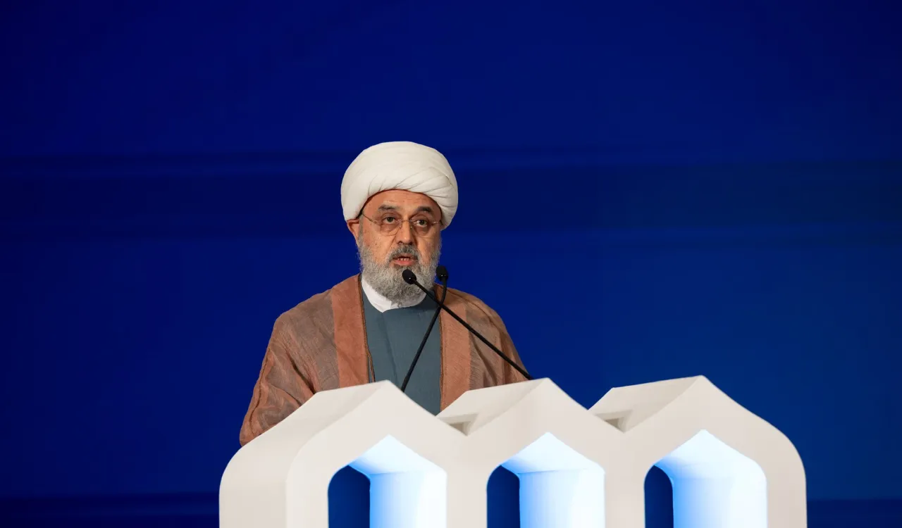 ایران میں اسلامی مکاتب فکر میں ہم آہنگی کے عالمی ادارے کے سیکرٹری جنرل، آيت الله ڈاکٹر حمید شہریاری،  اسلامی مکاتب فکر کے درمیان پل کانفرنس کے دوسرے ایڈیشن کے افتتاحی اجلاس سے خطاب کرتے ہوئے: