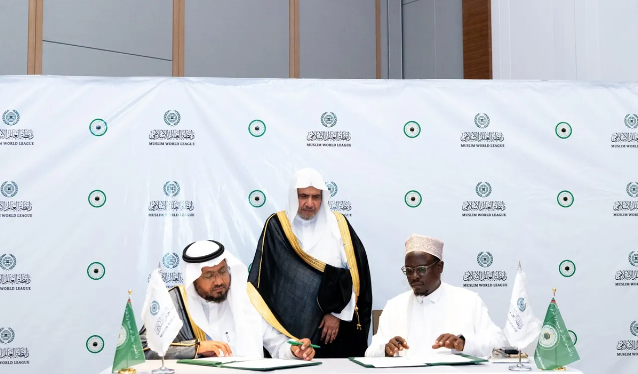 جناب دبیر کل محترم، و‌رئیس انجمن علمای مسلمان، آقای دکتر شیخ محمد العیسی، شاهد امضای توافق‌نامه‌ای میان سازمان همبستگی جهان اسلام و شورای عالی مسلمانان کنیا بود. این توافق‌نامه شامل فعال‌سازی مفاد سند مکه مکرمه