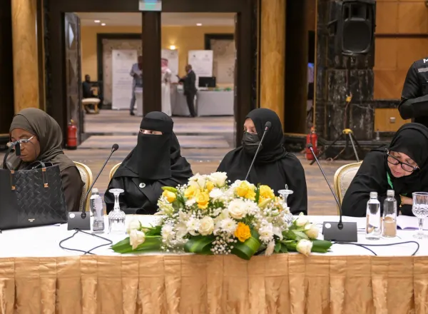 لقطات من مشاركة معالي الأمين العام، رئيس هيئة علماء المسلمين، الشيخ د.⁧‫محمد العيسى‬⁩ ‬⁩، بصفته ضيف الشرف، في افتتاح ندوة "دَور القيادات الدينية في مواجهة العنف ضد المرأة"