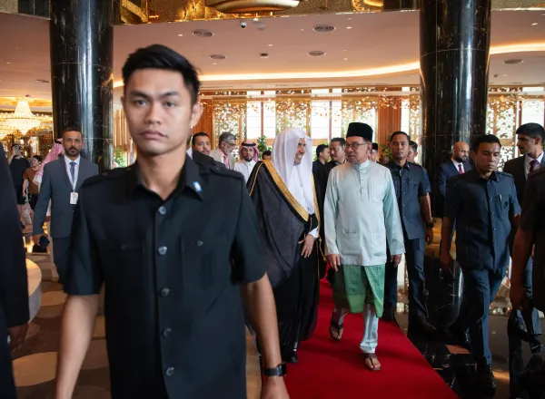 Perdana Menteri Malaysia mengumumkan bahwa konferensi ini akan dianggap sebagai: “Konferensi Pendiri Persaudaraan dan Kerja Sama Antar Para Pemimpin Agama”, yang akan diikuti oleh konferensi tahunan dengan nama "KTT Kuala Lumpur untuk Para Pemimpin Agama" untuk membahas topik-topik baru setiap tahun.