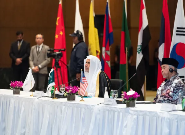 معالي الأمين العام، الشيخ د. محمد العيسى، يدشِّن، رفقةَ نائب رئيس الوزراء الماليزي، "مجلسَ علماء آسْيان" في العاصمة كوالالمبور، برعاية دولة رئيس الوزراء، وتحت مظلّة رابطة العالم الإسلامي