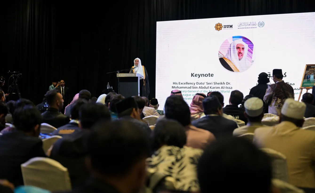 El Sheij Dr. Mohammed Al-Issa inauguró los trabajos de la conferencia internacional titulada: «La fe a la luz de la ciencia y de las evidencias contemporáneas», en presencia de numerosos ulemas, investigadores e intelectuales de prestigio