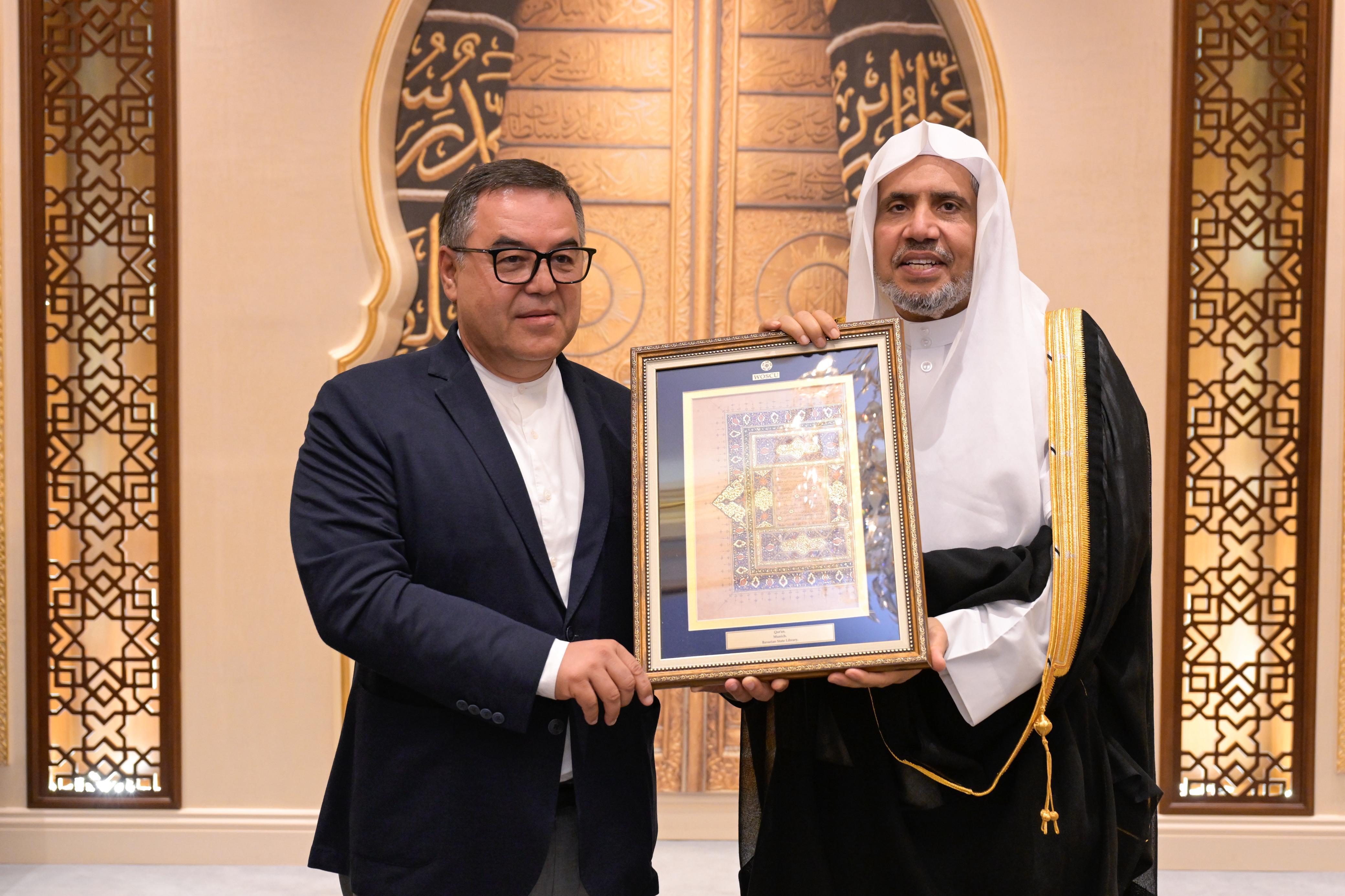 At the Muslim World League headquarters in Makkah, H.E. Dr. Mohammed Al-Issa met with H.E. Dr. Firdavs Abduhalikov, President of the Center for Islamic Civilization in Uzbekistan.